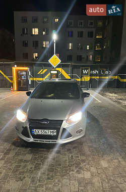 Хетчбек Ford Focus 2012 в 