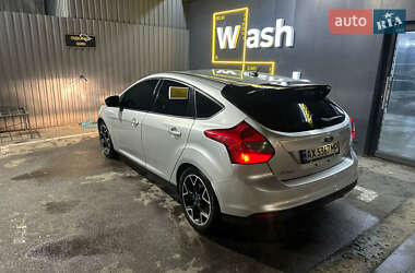 Хетчбек Ford Focus 2012 в 