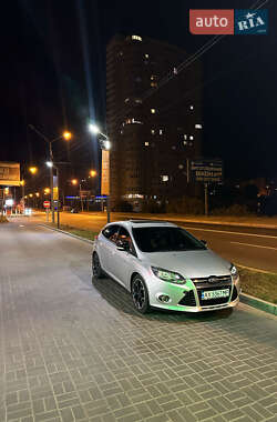Хетчбек Ford Focus 2012 в 
