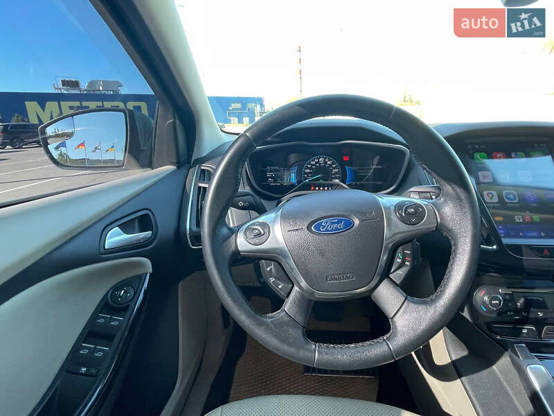 Хэтчбек Ford Focus 2012 в Днепре