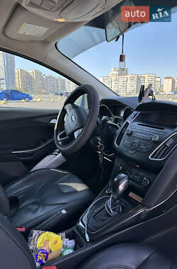 Хэтчбек Ford Focus 2015 в 