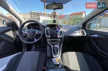 Хэтчбек Ford Focus 2013 в 