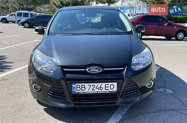 Хэтчбек Ford Focus 2013 в 