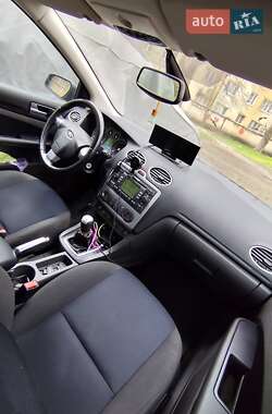 Хэтчбек Ford Focus 2006 в 