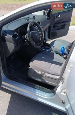 Хэтчбек Ford Focus 2005 в 