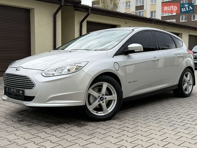 Хетчбек Ford Focus 2014 в 