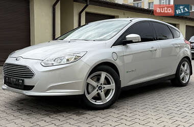 Хетчбек Ford Focus 2014 в 