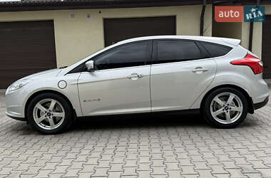 Хетчбек Ford Focus 2014 в 