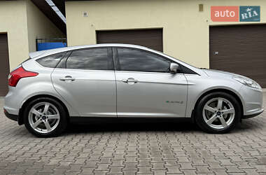 Хетчбек Ford Focus 2014 в 