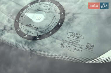 Хетчбек Ford Focus 2014 в 
