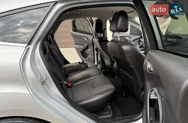 Хетчбек Ford Focus 2014 в 