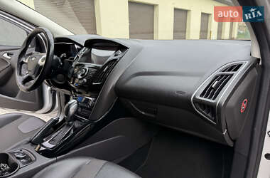 Хетчбек Ford Focus 2014 в 
