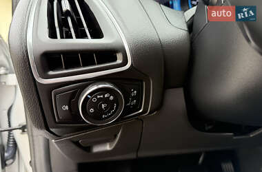Хетчбек Ford Focus 2014 в 