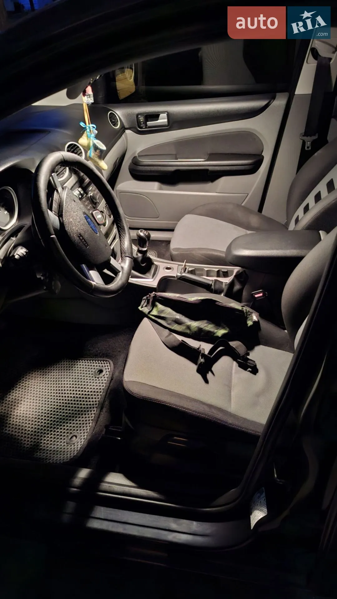 2010 Ford Focus - мініатюра 6