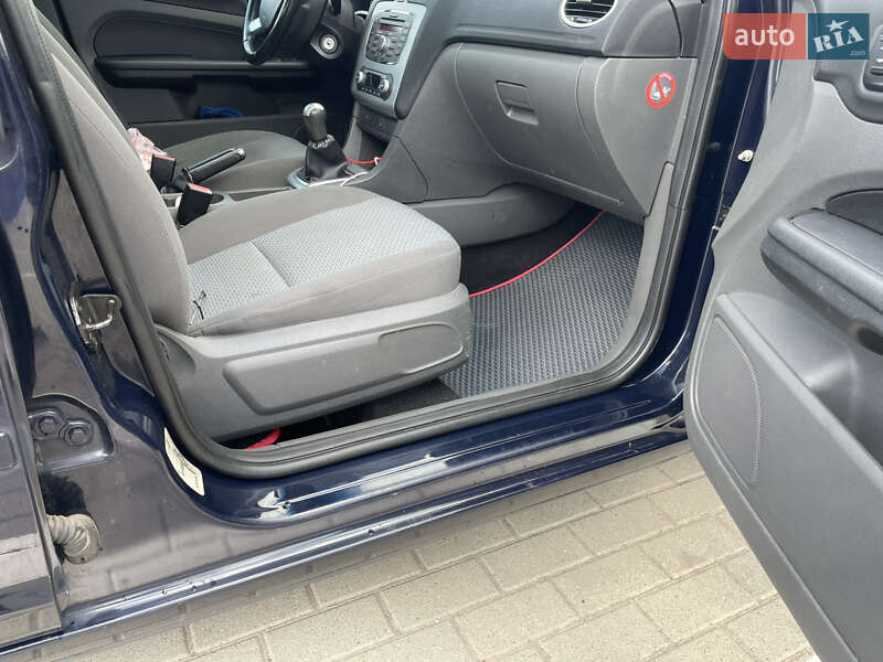 Универсал Ford Focus 2007 в Нововолынске