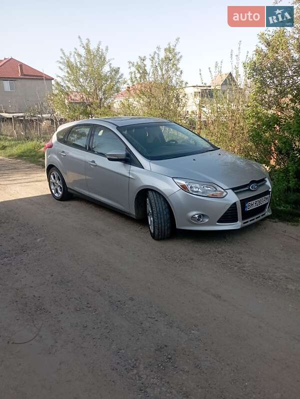 Хэтчбек Ford Focus 2013 в 