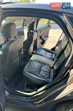 Седан Ford Focus 2015 в 