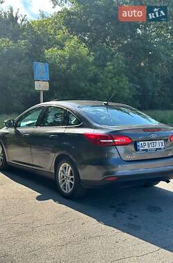 Седан Ford Focus 2015 в 