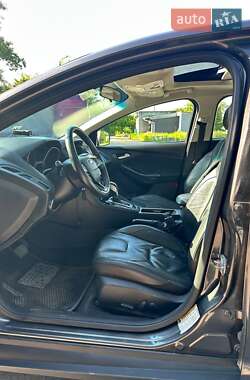 Седан Ford Focus 2015 в 