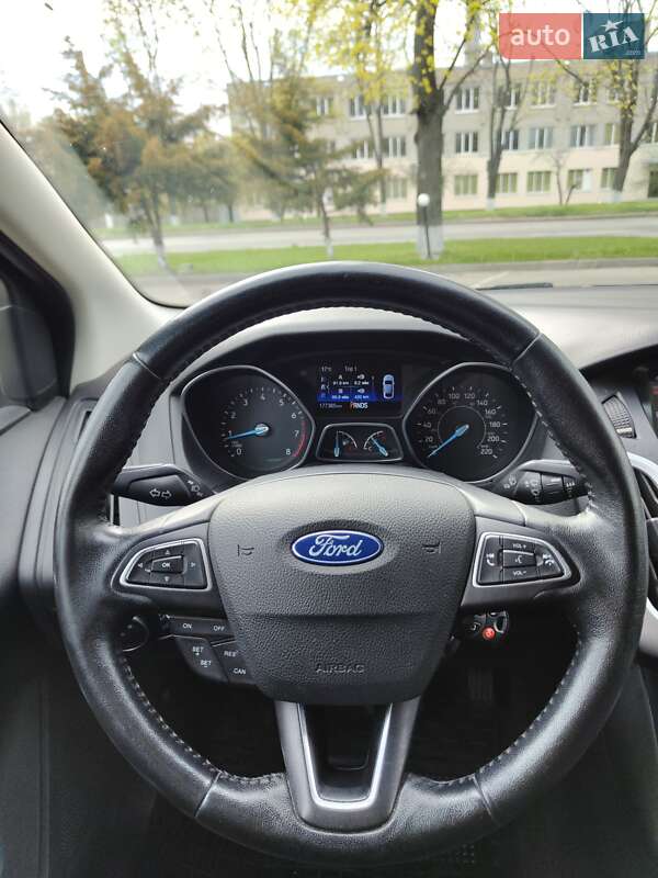 Седан Ford Focus 2015 в Харькове фото 5 Седан Ford Focus 2015 в Харькове