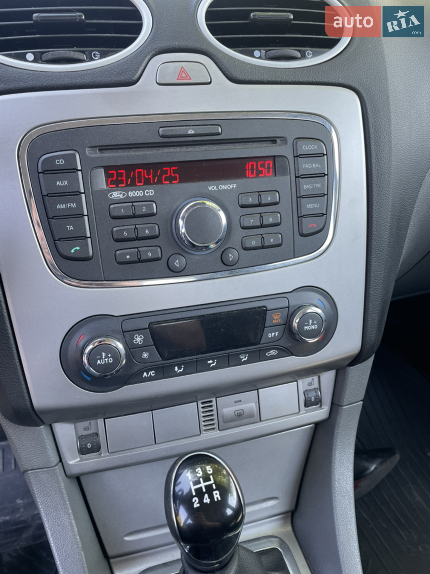 2010 Ford Focus - мініатюра 12