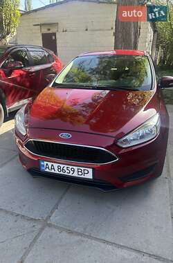Хэтчбек Ford Focus 2015 в 