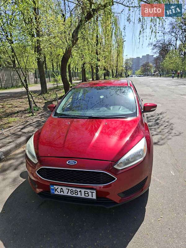 Хэтчбек Ford Focus 2015 в 