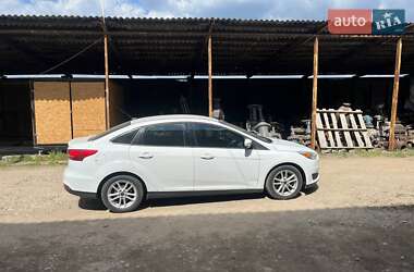 Седан Ford Focus 2015 в 