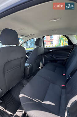 Седан Ford Focus 2016 в 