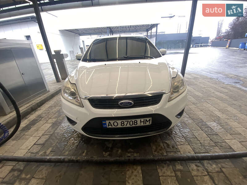 Хэтчбек Ford Focus 2010 в Ужгороде