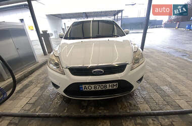 Хэтчбек Ford Focus 2010 в 