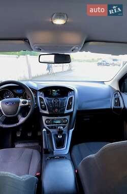 Седан Ford Focus 2014 в 