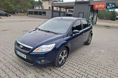 Хэтчбек Ford Focus 2011 в 