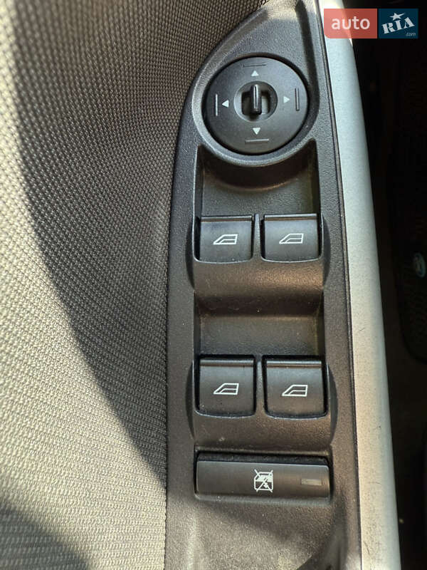 Седан Ford Focus 2011 в Черновцах