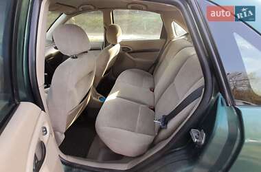 Седан Ford Focus 2000 в 