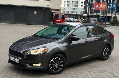 Седан Ford Focus 2015 в 