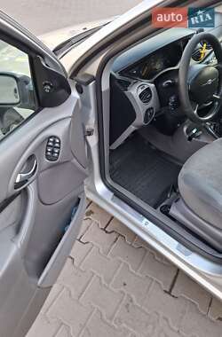 Седан Ford Focus 2000 в 