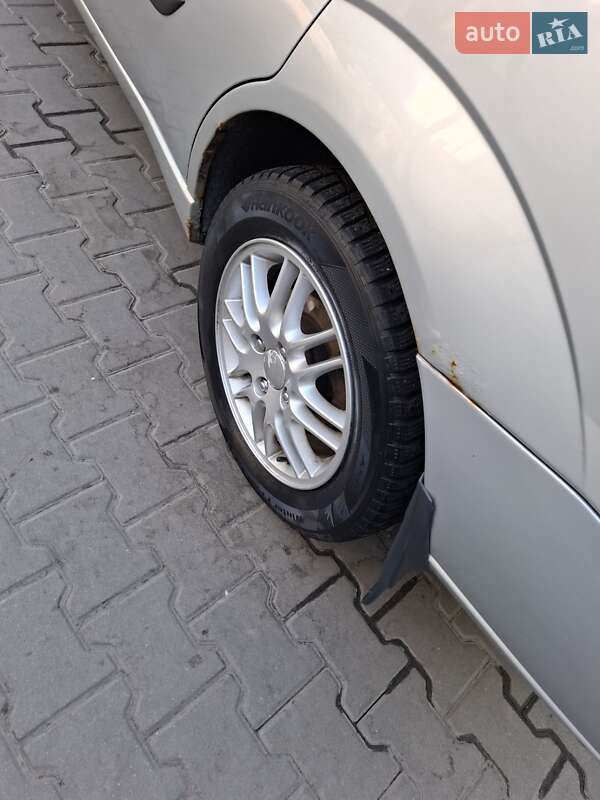 Седан Ford Focus 2000 в Обухове
