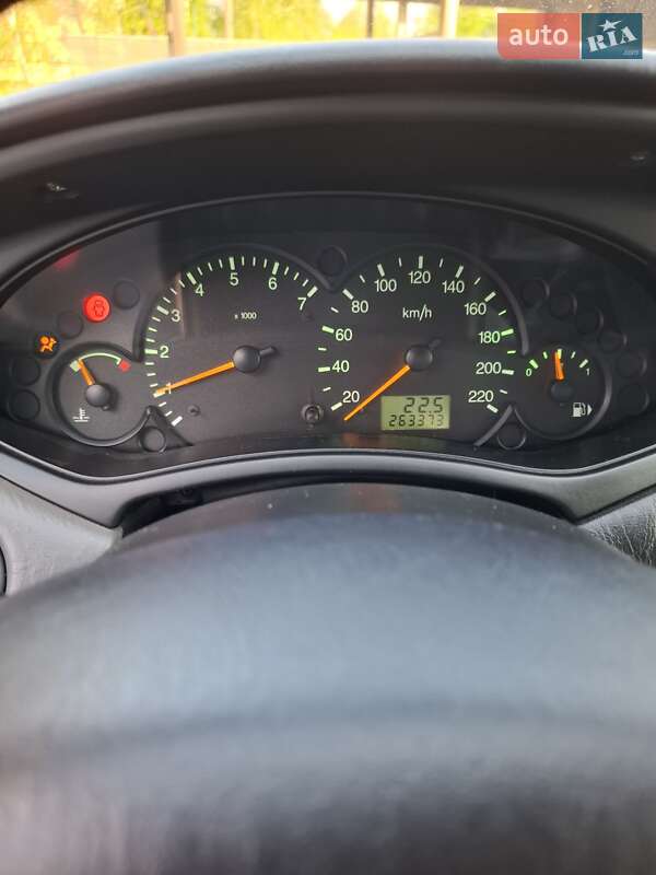 Седан Ford Focus 2000 в Обухове