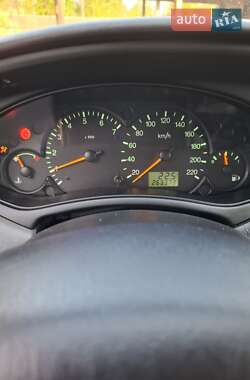 Седан Ford Focus 2000 в 
