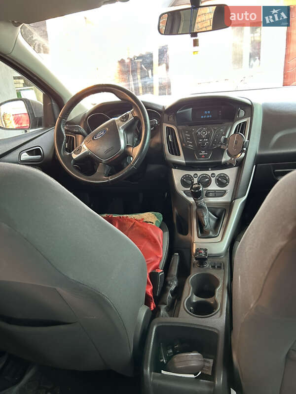 Хэтчбек Ford Focus 2013 в Днепре фото 11 Хэтчбек Ford Focus 2013 в Днепре