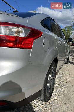 Седан Ford Focus 2014 в 