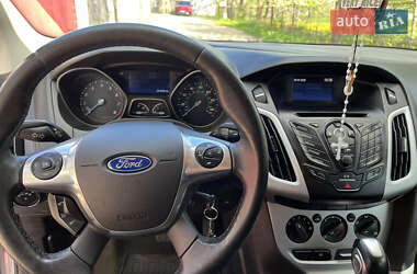 Седан Ford Focus 2014 в 