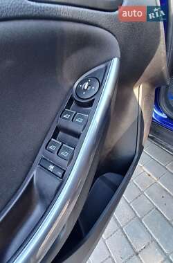 Хэтчбек Ford Focus 2012 в 