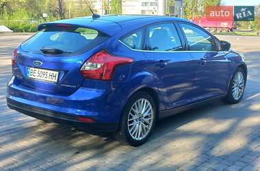 Хэтчбек Ford Focus 2012 в 