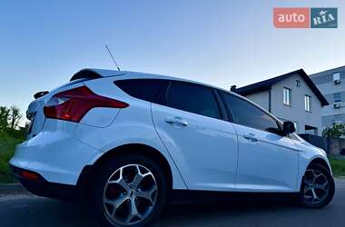 Хетчбек Ford Focus 2014 в 