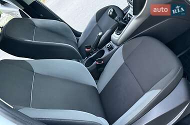 Хетчбек Ford Focus 2014 в 