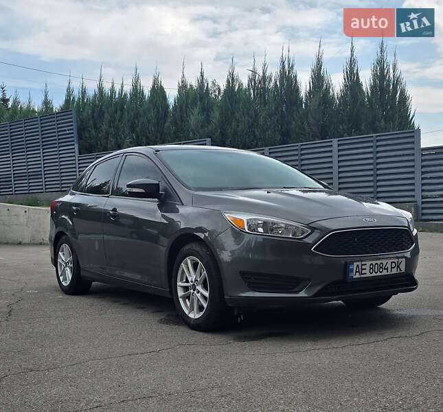 Седан Ford Focus 2015 в 