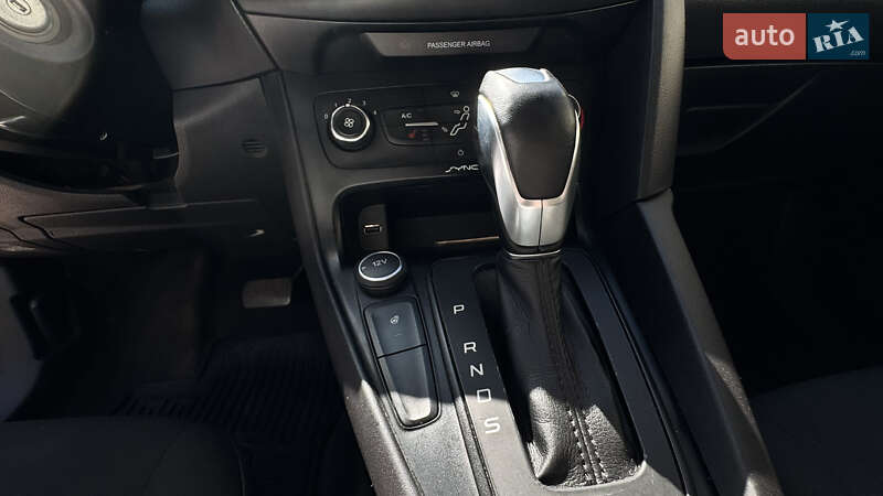 Седан Ford Focus 2015 в Львове