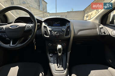 Седан Ford Focus 2015 в 